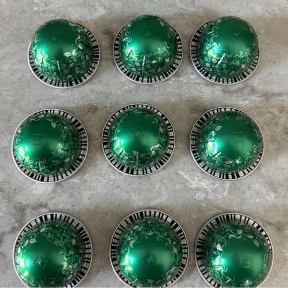 Nespresso Peppermint Pinwheel Pods - Picture 1 of 3